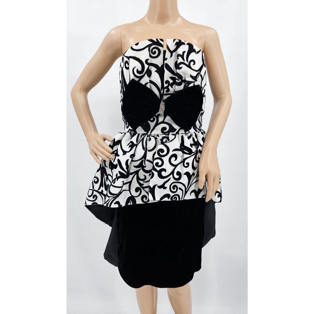 Vintage 80's Darcy Women's Size 7/8 White & Black Strapless Velvet Bow Dress